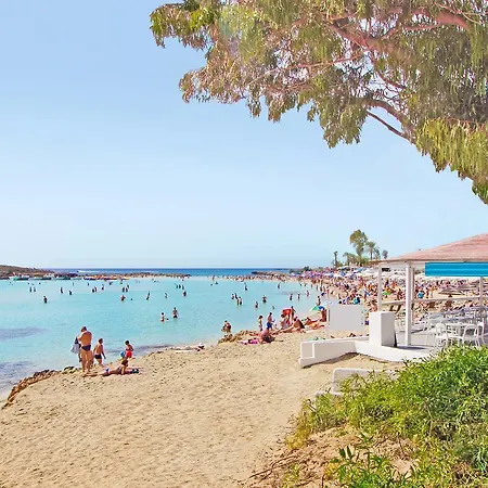 Ada Βίλα Αγία Νάπα